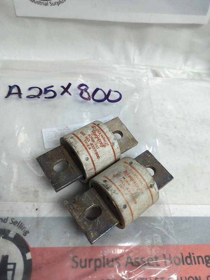 Used SHAWMUT,A25X800,AMP-TRAP FUSE 800 AMP LOT OF 2 PRE-OWNED