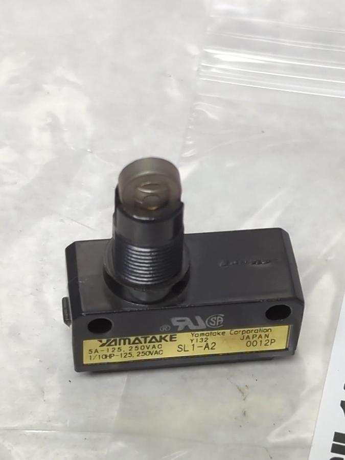 Used YAMATAKE,SL1-A2,ROLLER LIMIT SWITCH5A-125.250VAC 1/10HP PRE-OWNED