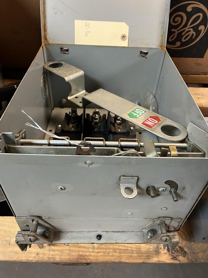 GOULD,UV361,XL-UNIVERSAL FUSIBLE BUS PLUG 300A 600V 3PH