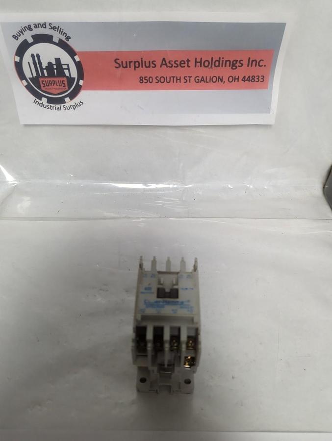 Used CUTLER HAMMER,D15CR40,CONTACTOR 40E 4-POLE PRE-OWNED