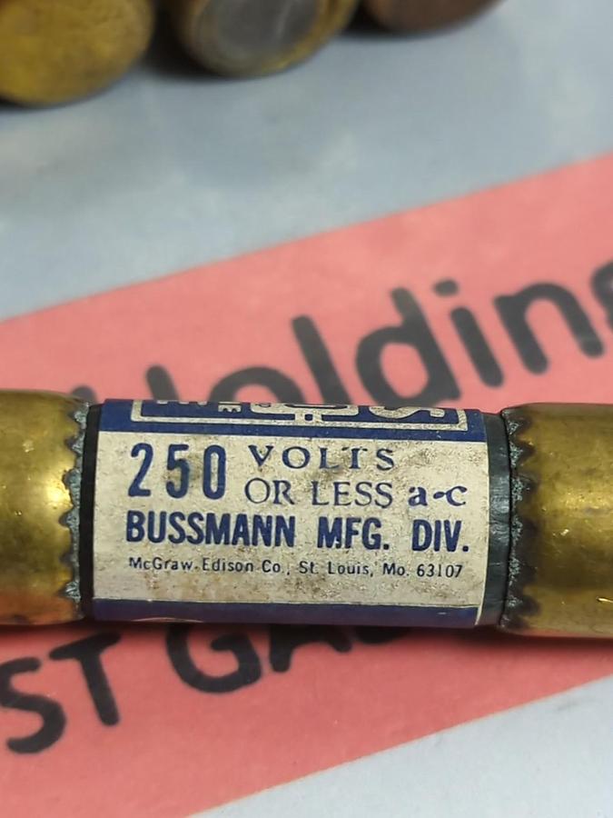 Used COOPER BUSSMANN,NON10,ONE-TIME 10 AMP FUSE LOT OF 15 PRE-OWNED