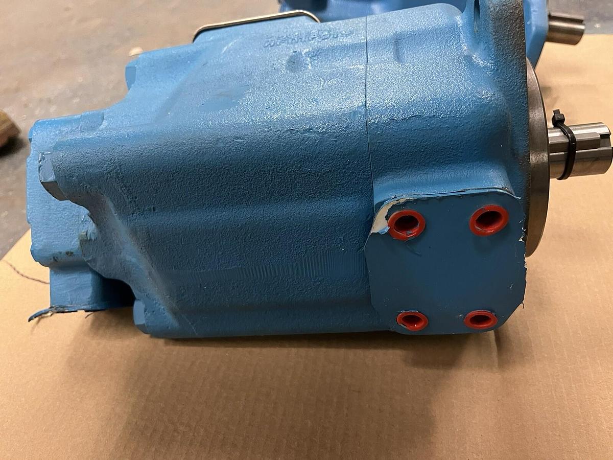 Used EATON VICKERS,4520V50A8-1AA22R,HYDRAULIC VANE PUMP 4520V50 02-137376-1