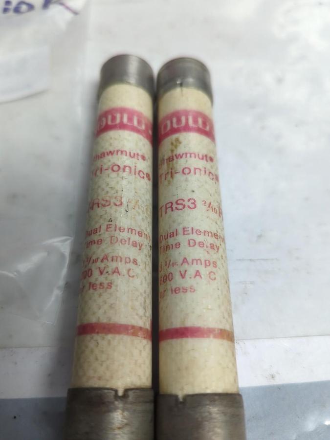 Used GOULD SHAWMUT,TRS3-3/10R,TRI-ONIC 3-3/10R AMP FUSE LOT OF 2 PRE-OWNED
