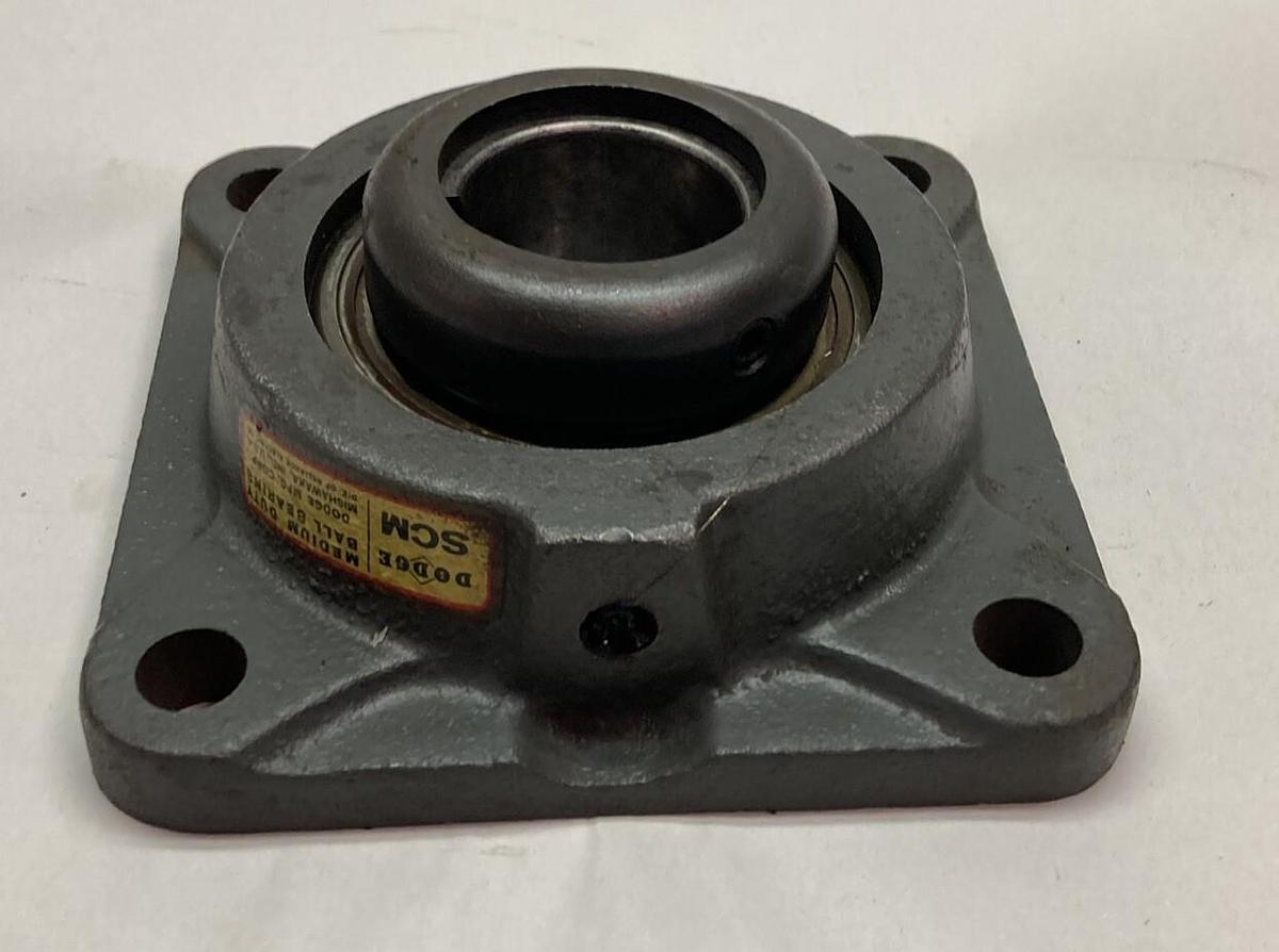 Used Dodge,SCM-1 7/16-A,Flange Mount Bearing