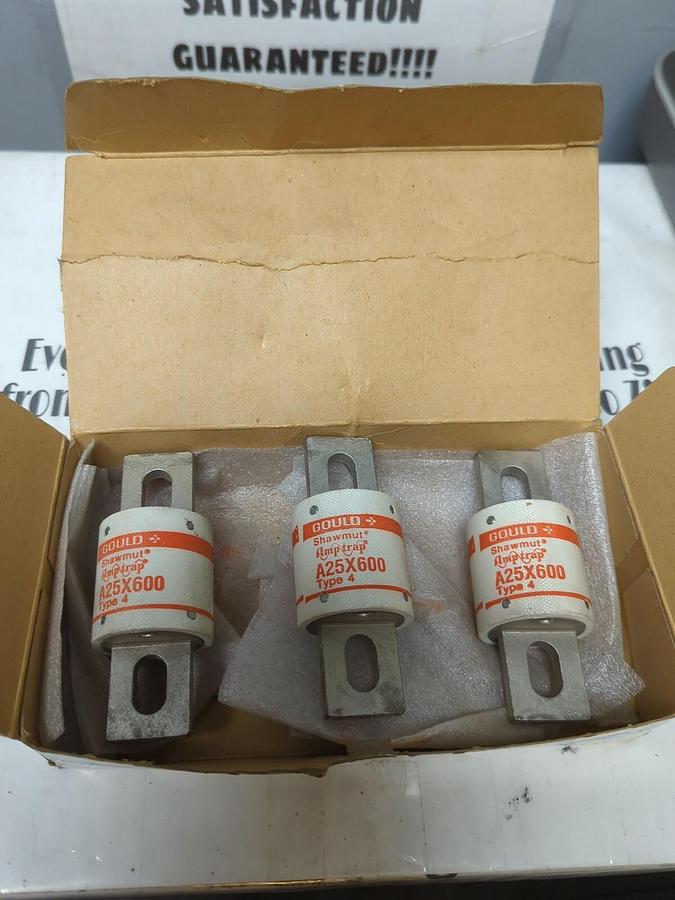 GOULD SHAWMUT,A25X600-4,AMP-TRAP 600 AMP FUSES BOX OF 3 NOS