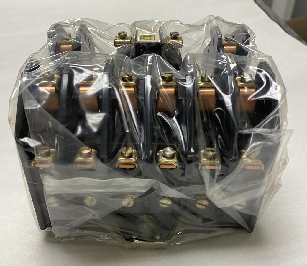Square D,8501 H0-80,AC Relay Control Series D 15AMP Coil 110/120V 50/60HZ NOS