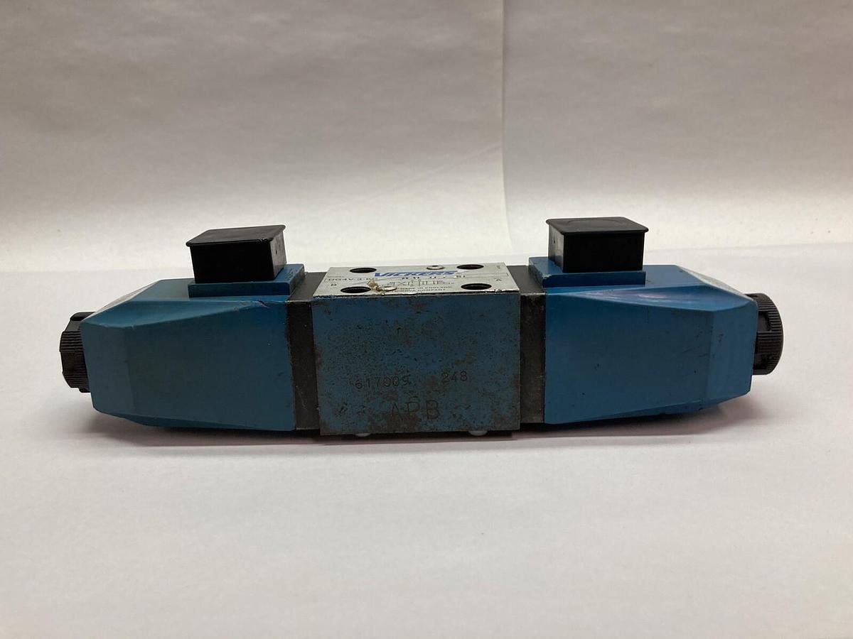 Used Eaton Vickers,DG4V-3-6C-M-U-H7-30,Hydraulic Valve