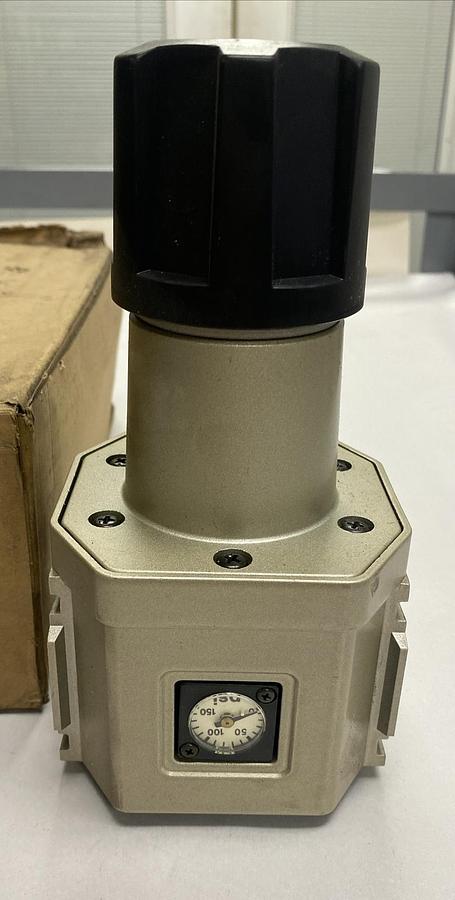 MILLER,R8000-20N,FLUID POWER REGULATOR 3/4" INCH NPT NOS