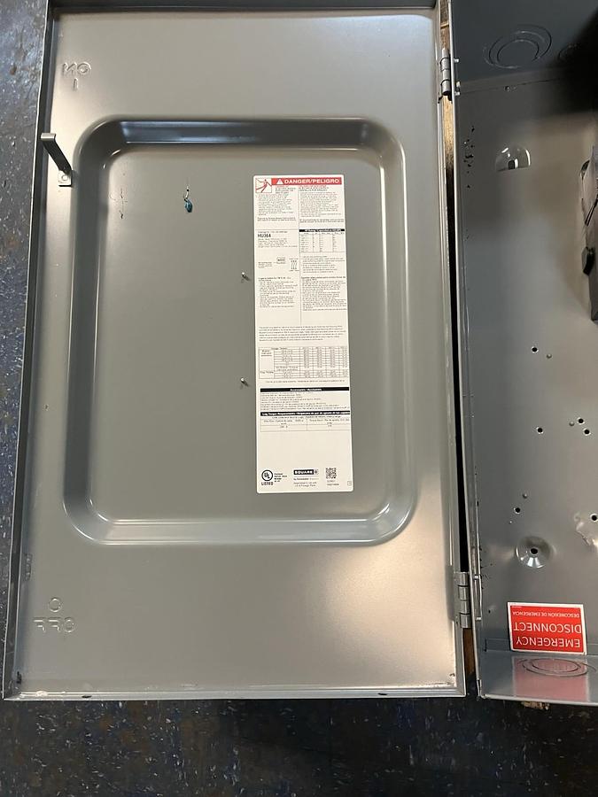 SQUARE D,HU364,NON FUSIBLE DISCONNECT SWITCH 200A 600V 3PH SLIGHT DAMAGE