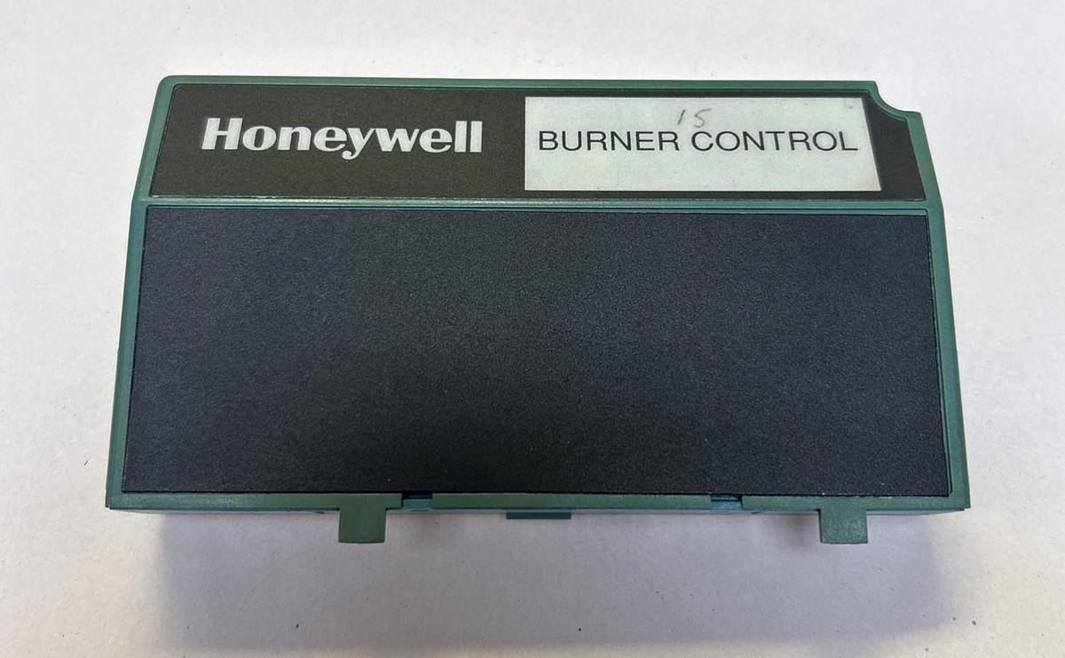 Used HONEYWELL,S7820A1007,REMOTE RESET MODULE