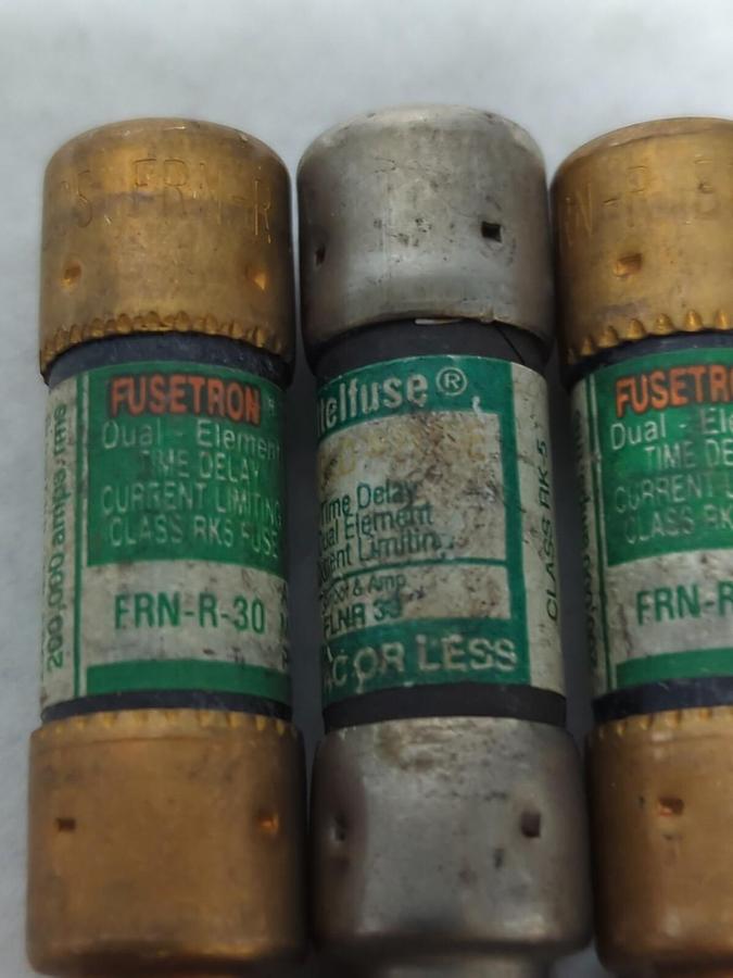 Used COOPER BUSSMANN,FRN-R-30,FUSETRON 30 AMP FUSES LOT OF 4 PRE-OWNED