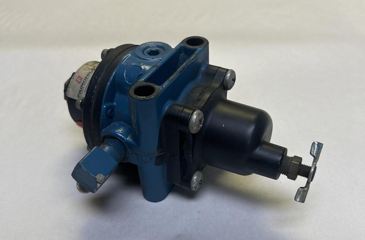 Used FAIRCHILD,61A,PNEUMATIC AIR PRESSURE REGULATOR 20PSI