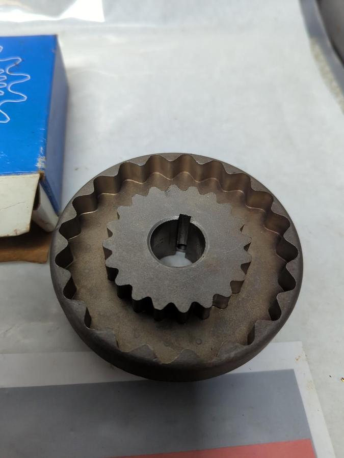 MARTIN,6J-7/8,QUADRA-FLEX COUPLING FLANGE 6J-7/8 NOS