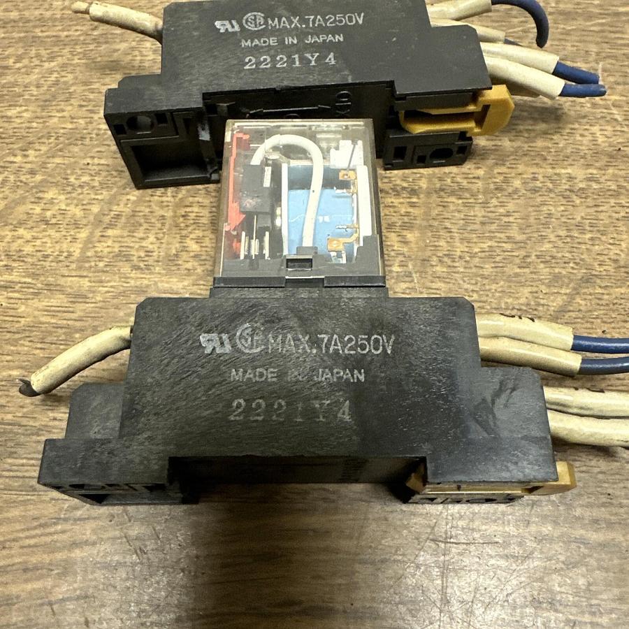 Used Omron,MY2N,24VDC Relay With Base 2221Y4 LOT of 2