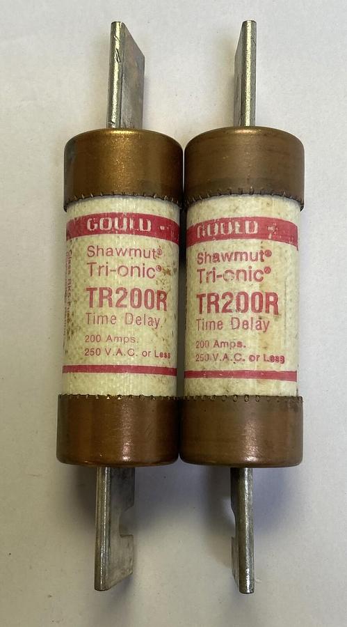 Used GOULD SHAWMUT,TR200R,FUSE 200A 250V LOT OF 2
