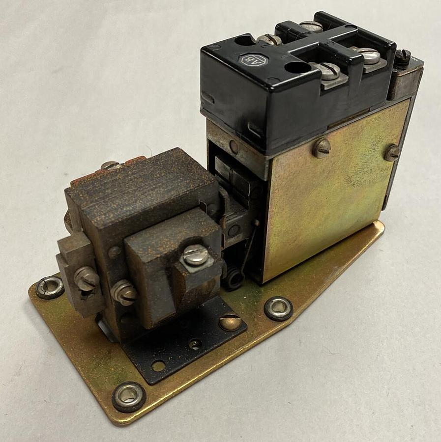 Used Allen-Bradley,849A-Z0D24,Series B Pneumatic Timing Relay 120V-60 Hz