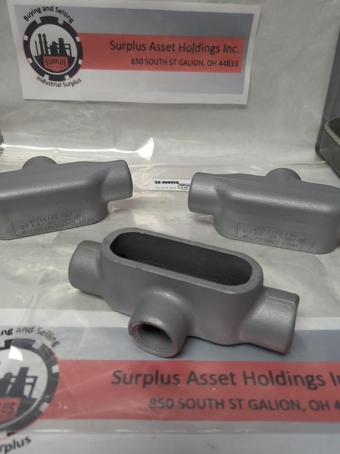 APPLETON,T27,FM7 CONDUIT BODY 3/4 INCH LOT OF 3 NOS