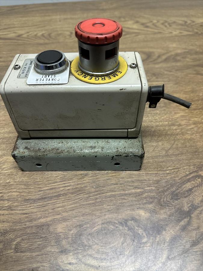 Used IDEC,KGN,2 Push Button Control Box