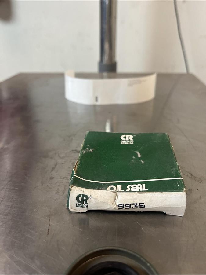 CR CHICAGO RAWHIDE,9935,OIL SEAL