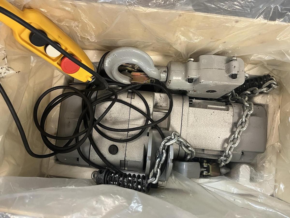 HHXG,HA1,ELECTRIC CHAIN HOIST 1 TON 120V 1PH 10FT LIFT