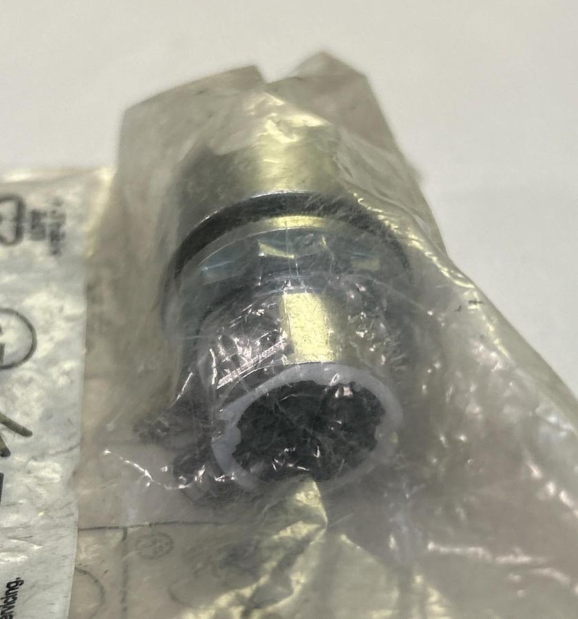 Used ALLEN BRADLEY,800FM-LG3,GREEN PUSH BUTTON NOS