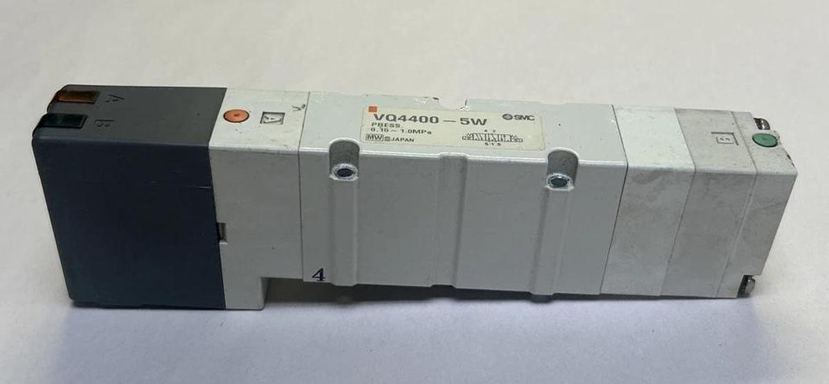 Used SMC,VQ4400-5W,SOLENOID VALVE