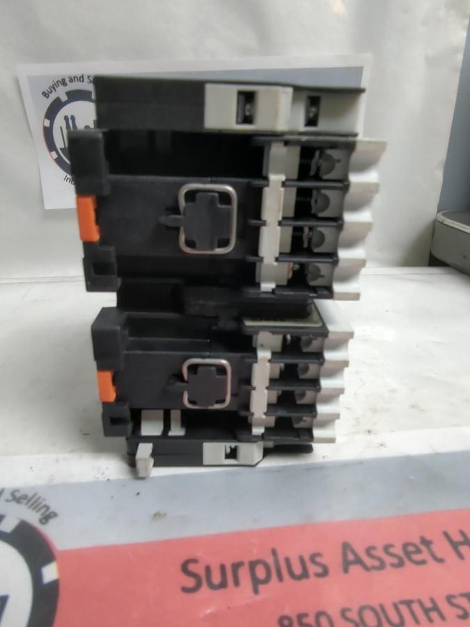 Used IDEC,YC1U-11,DOUBLE CONTACTOR AC-15 PRE-OWNED