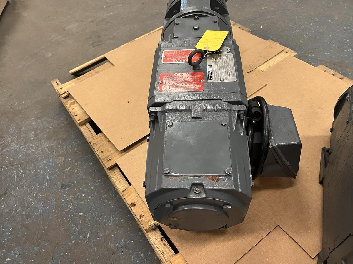 Used RELIANCE,C1812ATCZ,2HP 1180RPM DC MOTOR W/ 180DM21A SPEED REDUCER RATIO 11