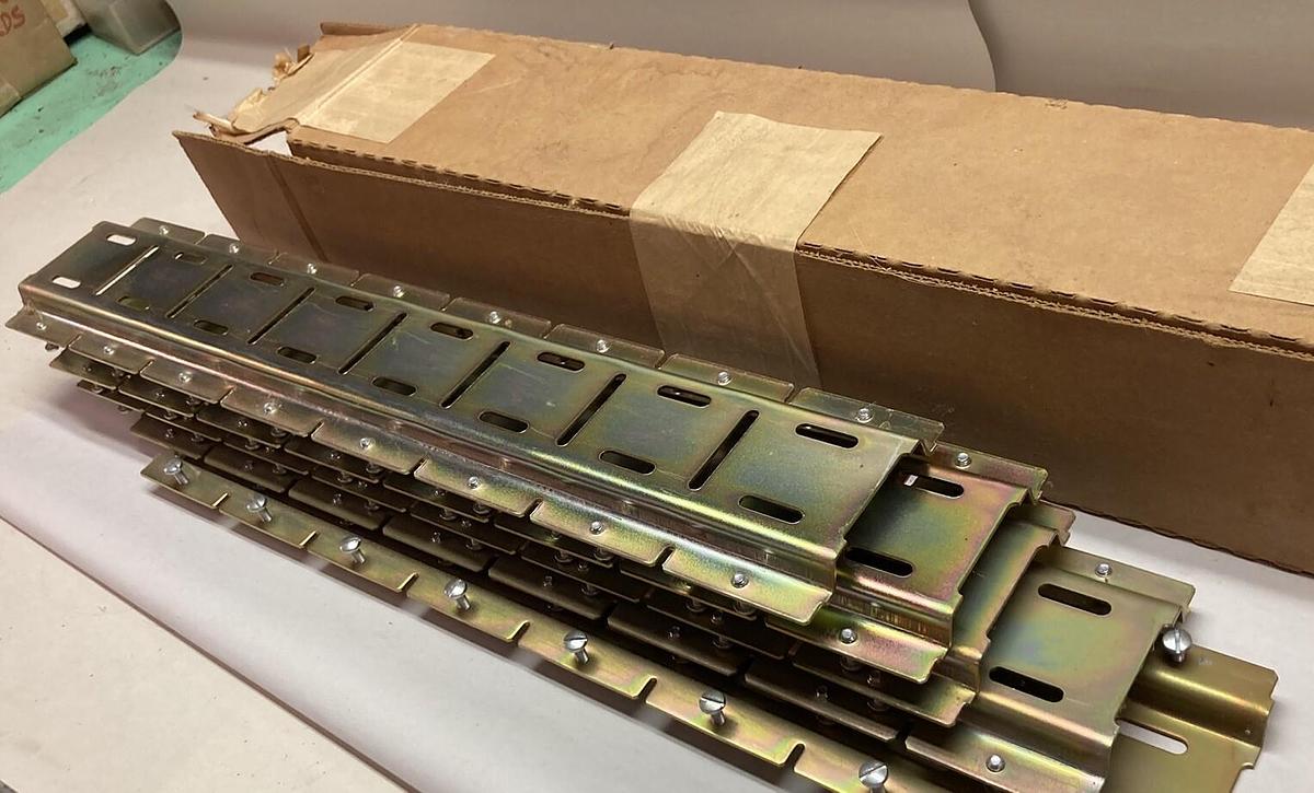 Allen-Bradley,700-MP8,Relay Mounting Strip