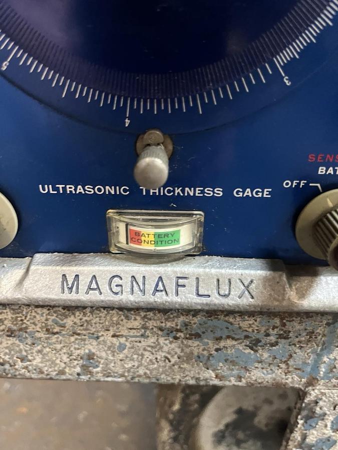 Used MAGNAFLUX,206635,SO-400 Y-8 YOKE BATTERY CHARGER 110V