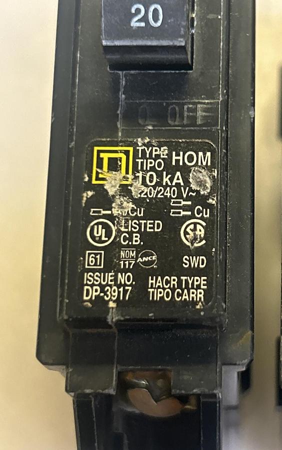 Used SQUARE D,HOM120,CIRCUIT BREAKER 20A 120/240V 1P LOT OF 4