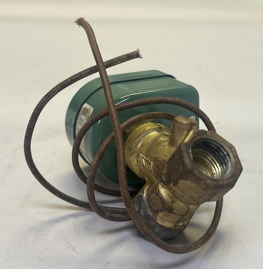 Used ASCO,8222A16,SOLENOID VALVE 1/2INCH 110/120V