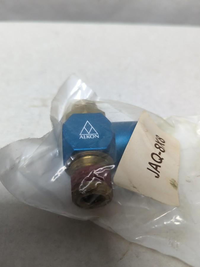 ALKON,JAQ-8X8,RIGHT ANGLE PNEUMATIC FLOW CONTROL VALVE 1/2 IN OD TUBE 1/2 IN NOS