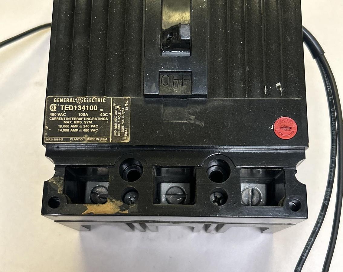 Used GENERAL ELECTRIC,TED134100,CIRCUIT BREAKER 100A 480V 3P SEE PICTURES