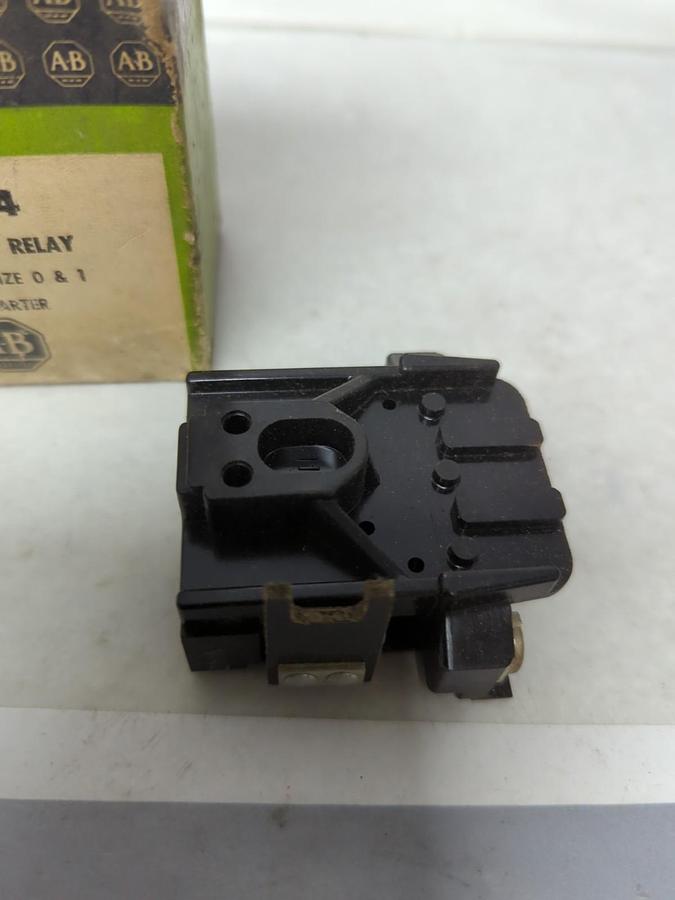 ALLEN-BRADLEY,X-33544,R.H. OVERLOAD RELAY BUL. 609 SIZE 0&1 NOS