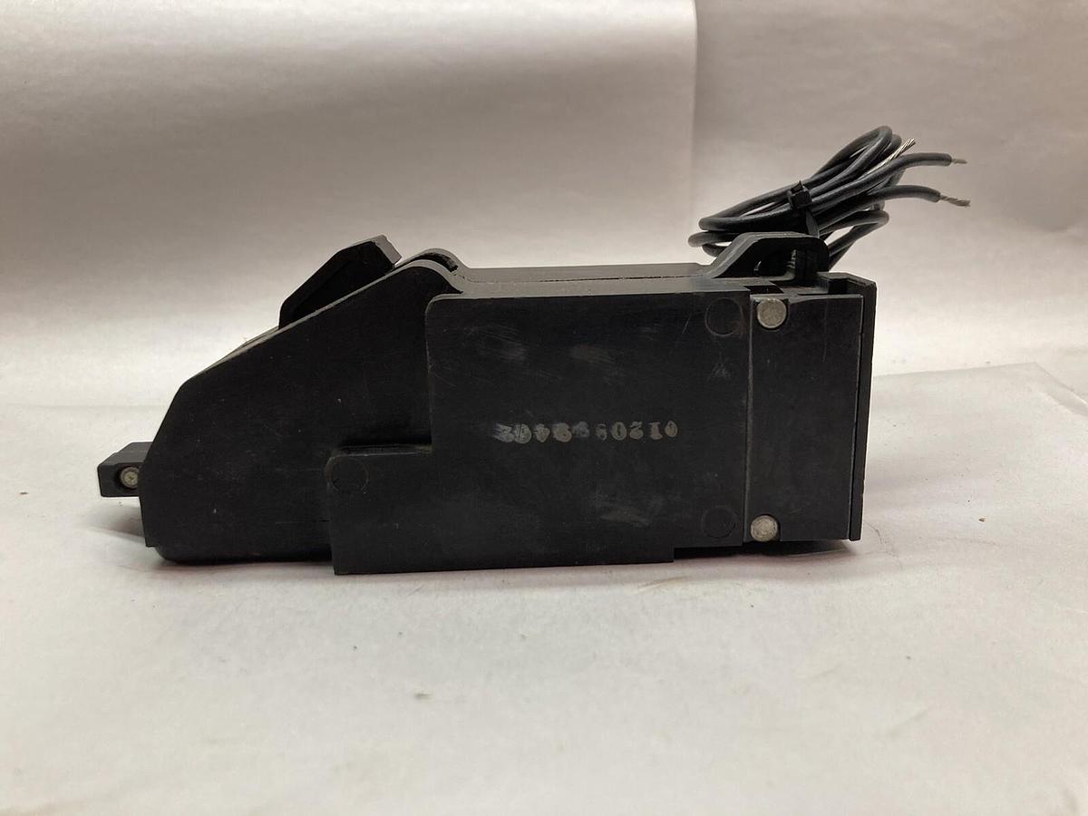 Used Siemens,A01MN64,Molded Case Circuit Breaker Axillary Switch