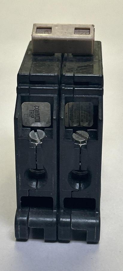 Used CUTLER HAMMER,CH220,CIRCUIT BREAKER 20A 120/240V 2P