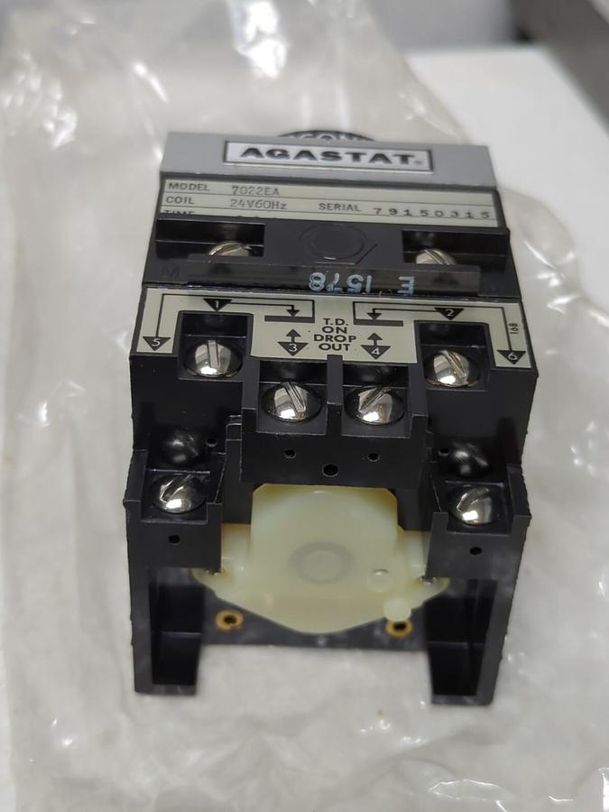 AGASTAT,7022EA,TIMING RELAY .1-1 SEC 24V 60HZ NOS