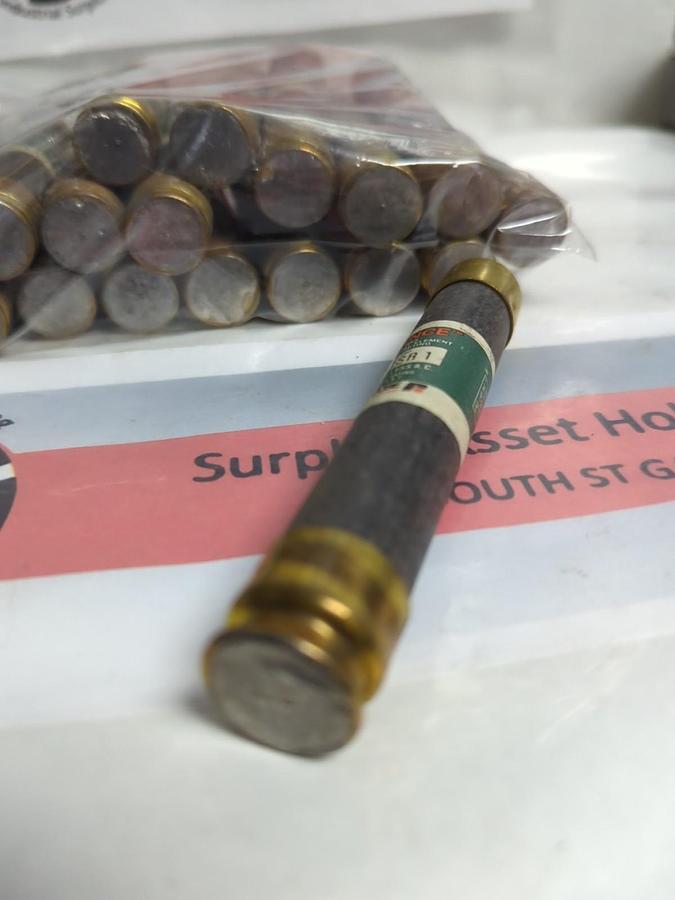 Used RELIANCE,ECSR-1,TIME-DELAY 1 AMP FUSE LOT OF 18 PRE-OWNED