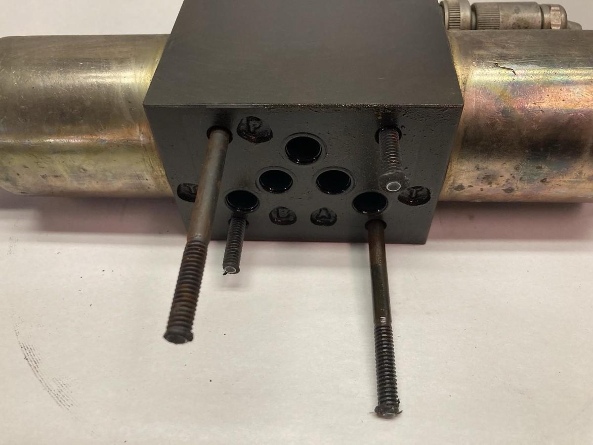 Used Parker,D3FTE01SCNF0032,Hydraulic Directional Valve