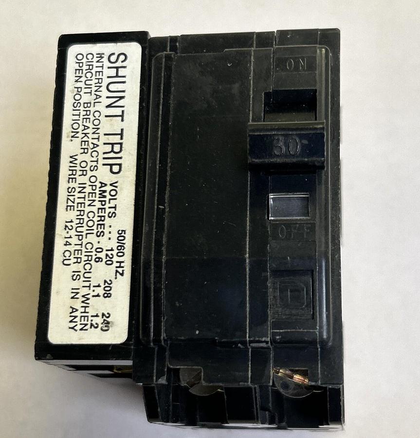 Used SQUARE D,Q0B2301021,CIRCUIT BREAKER 30A 120/240V 2P