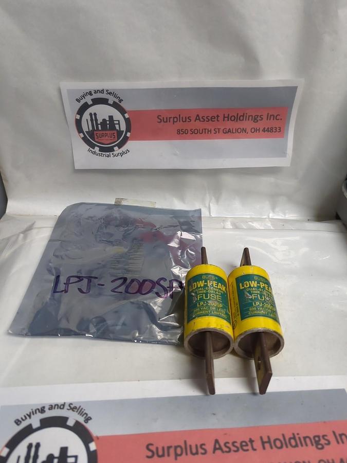 Used COOPER BUSSMANN,LPJ-200SP,LOW-PEAK FUSE 200 AMP LOT OF 2 PRE-OWNED