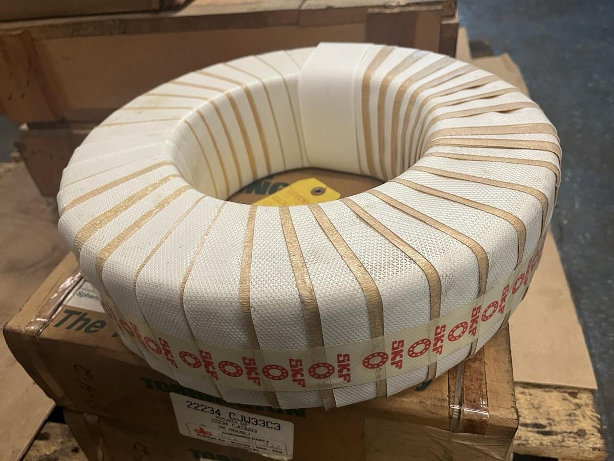 SKF,22238-CJ/C3/W33,SPHERICAL ROLLER BEARING