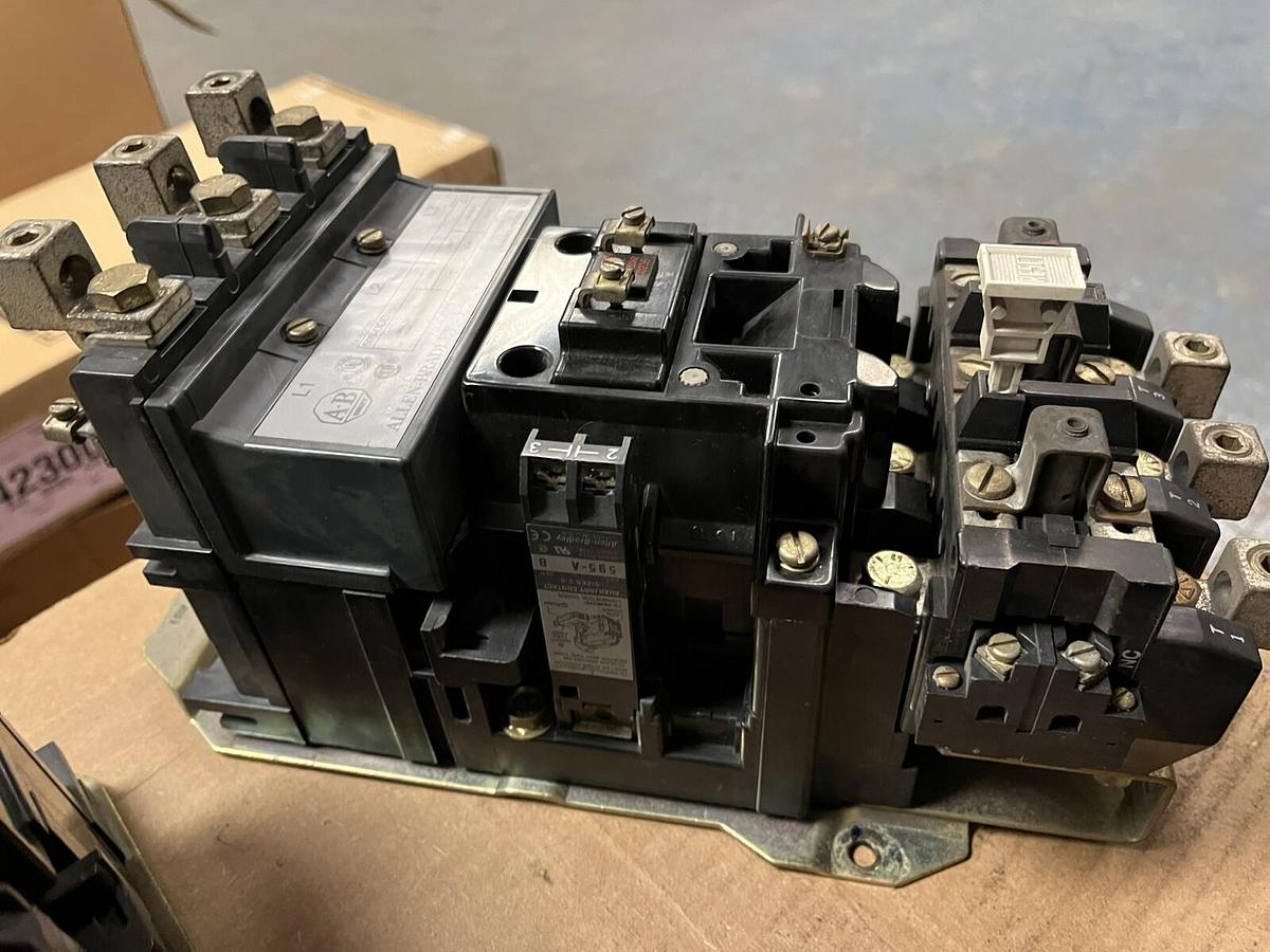 Used ALLEN BRADLEY,509-DOD,SIZE 3 MOTOR STARTER 120V COIL VERY NICE CONTACTS SEE PIC