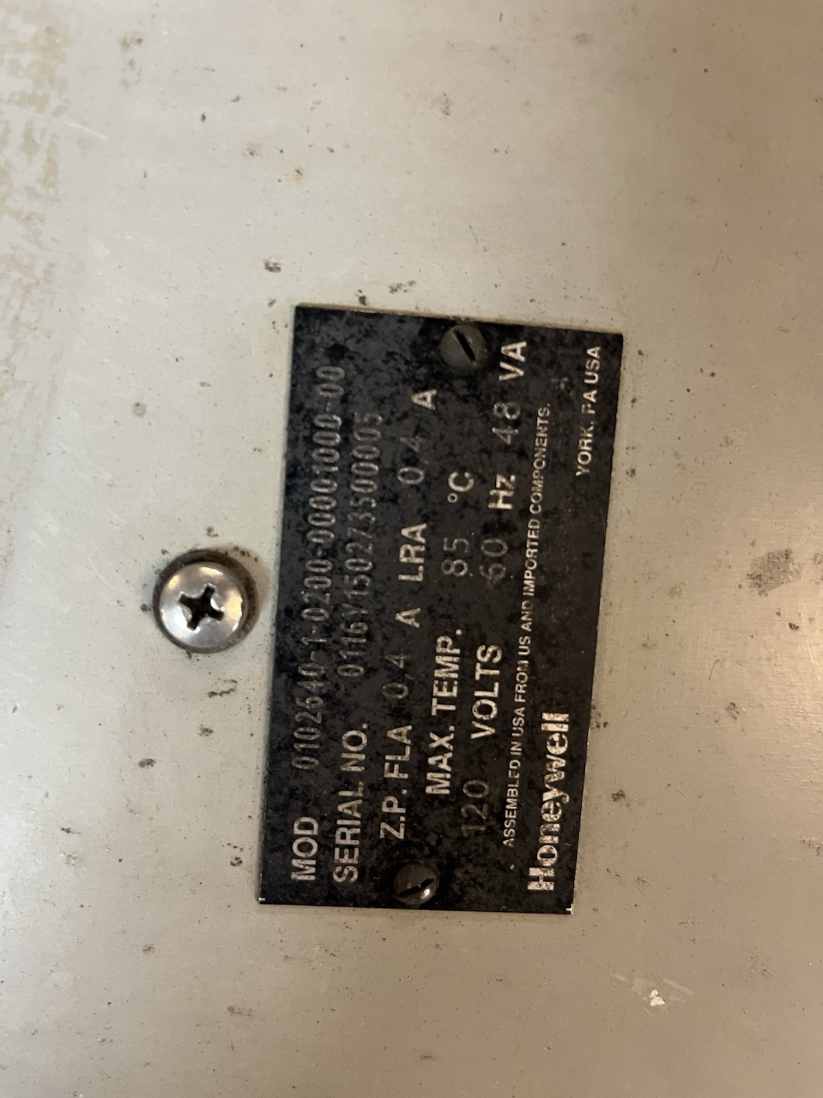 Used HONEYWELL,0102640-1-200-00010000-00,TEMPERATURE CONTROLLER