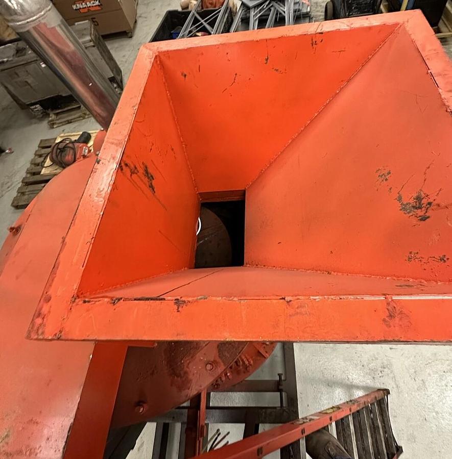 Used Tongli,YE2-280S-4,Vertical Metal Scrap Shredder "Hammer Mill" Model TL-1000