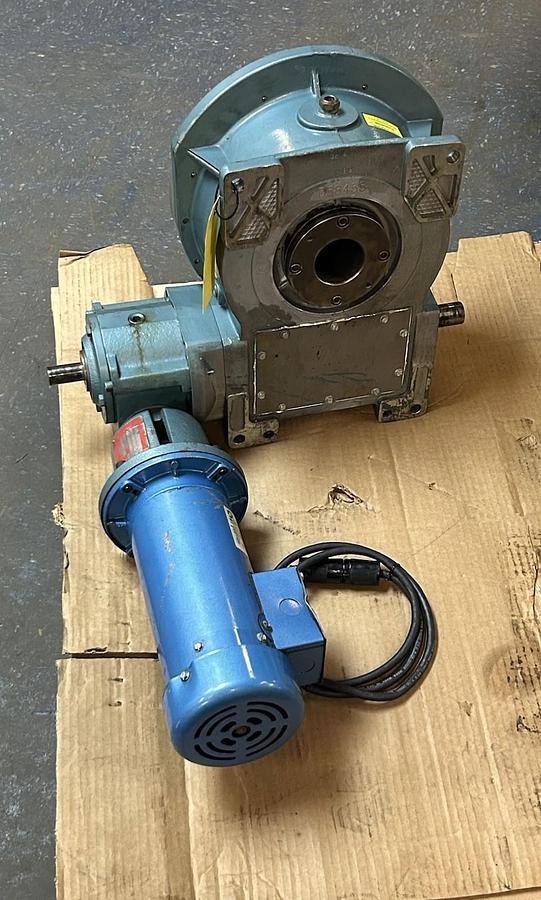 Used CAMCO,MSHV55741-7C,GEAR REDUCER 20:1 RATIO W/ SRF3643-4593-7-5-56C MOTOR 1HP