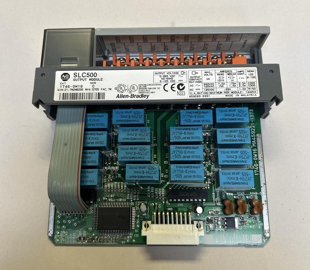 Used ALLEN BRADLEY,1746-OW16,SLC500 OUTPUT MODULE