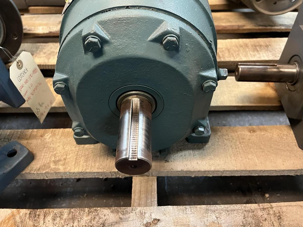 Used RELIANCE,180DM214,TIGEAR GEAR REDUCER RATIO 9.5 IN 6HP 1750RPM