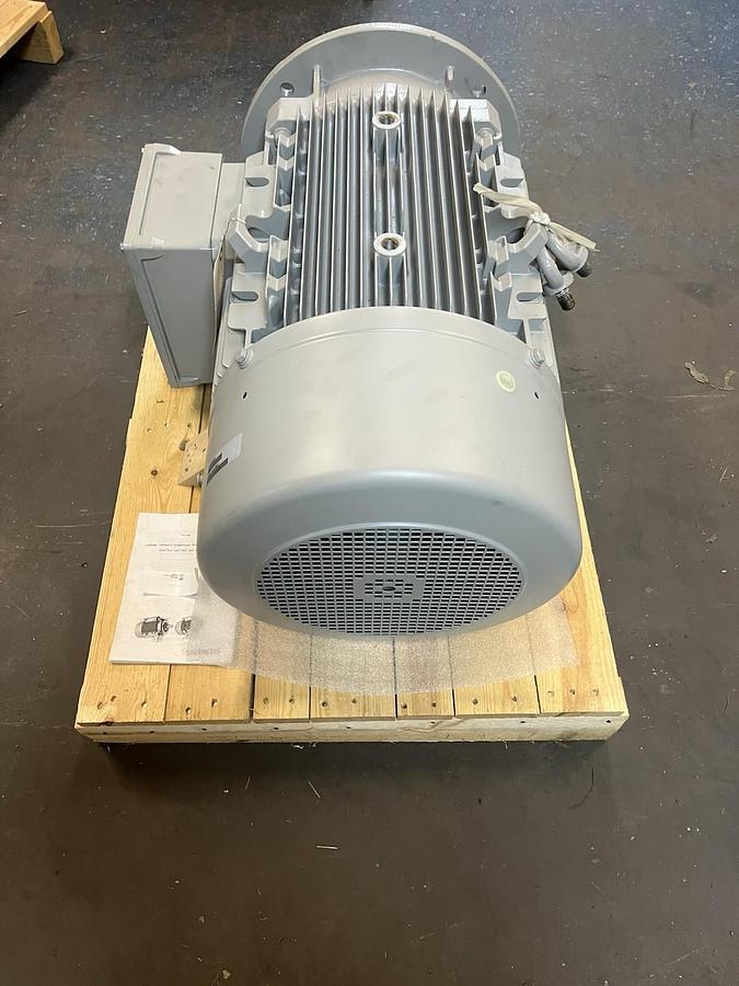 SIEMENS,1LA92062WA61-ZT00,MOTOR 30kW 400/690V 3PH 2950RPM 200L